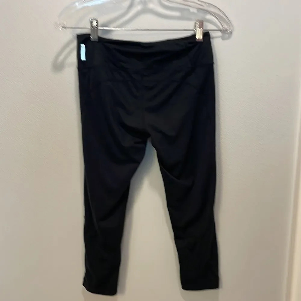 Zella woman’s Capri black pants - Picture 4 of 10